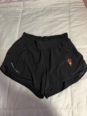 Lululemon Women's Black Shorts 6